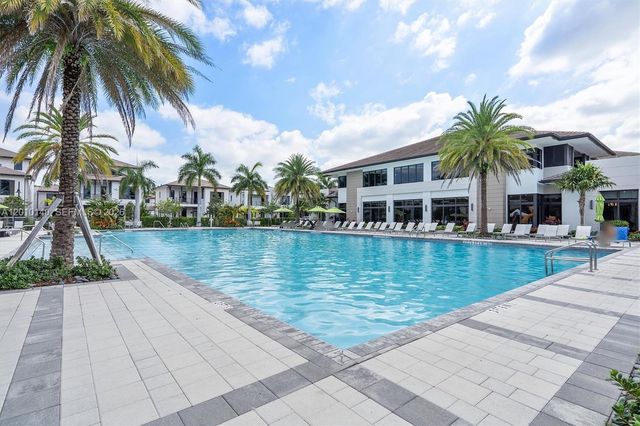 8368 Central Park Blvd, Doral, FL 33166
