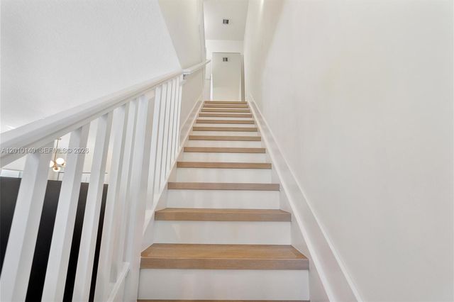 8368 Central Park Blvd, Doral, FL 33166