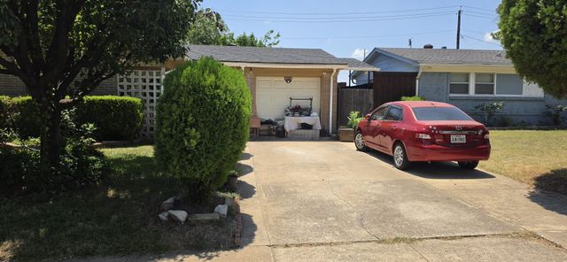 4302 Longleaf Drive, Garland, TX 75042