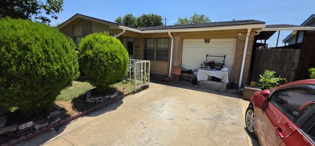 4302 Longleaf Drive, Garland, TX 75042