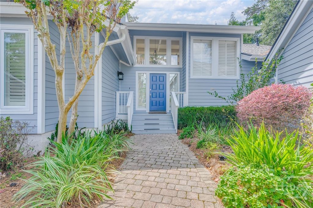 Image 3 of property listing at 1 Marsh Rabbit Lane, Savannah, GA 31411