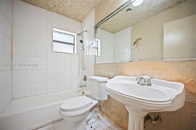 5001 NW 179th Ter, Miami Gardens, FL 33055