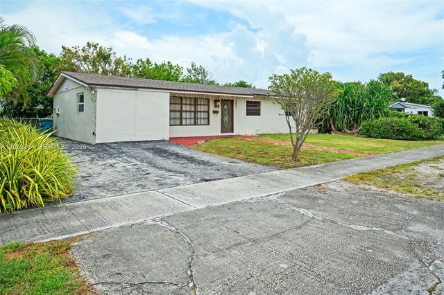 5001 NW 179th Ter, Miami Gardens, FL 33055