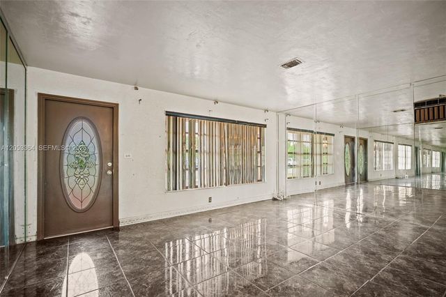 5001 NW 179th Ter, Miami Gardens, FL 33055