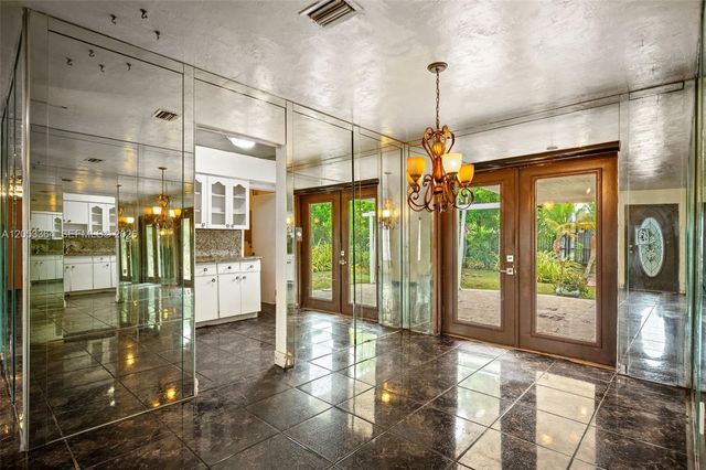 5001 NW 179th Ter, Miami Gardens, FL 33055