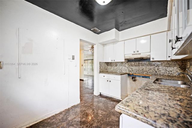 5001 NW 179th Ter, Miami Gardens, FL 33055