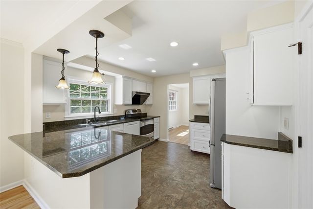 123 Point Vue Dr, Ross Twp, PA 15237
