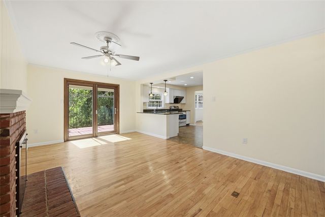 123 Point Vue Dr, Ross Twp, PA 15237