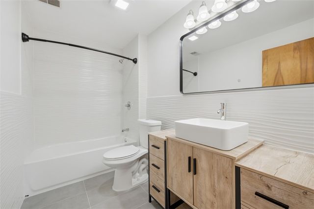 123 Point Vue Dr, Ross Twp, PA 15237