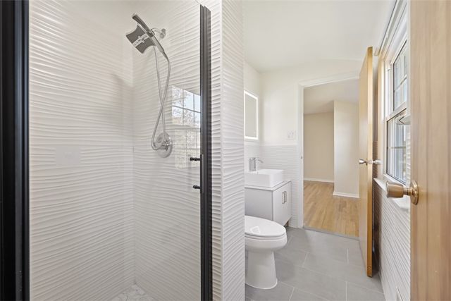 123 Point Vue Dr, Ross Twp, PA 15237