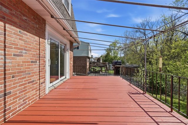 123 Point Vue Dr, Ross Twp, PA 15237