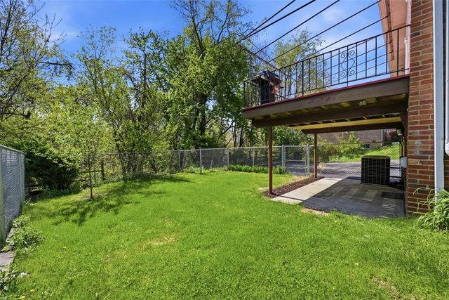 123 Point Vue Dr, Ross Twp, PA 15237
