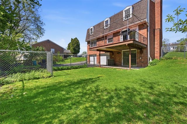 123 Point Vue Dr, Ross Twp, PA 15237