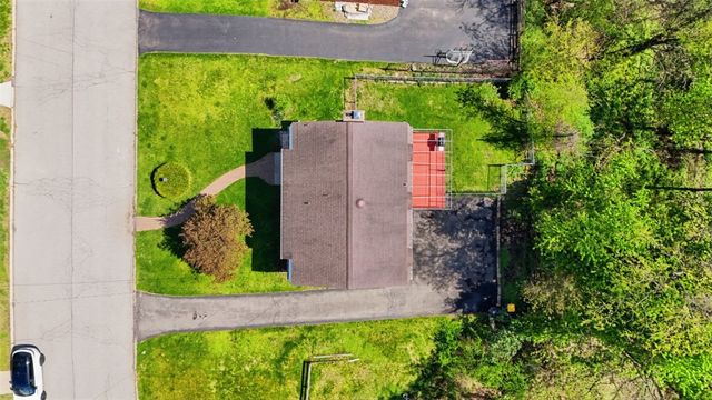123 Point Vue Dr, Ross Twp, PA 15237