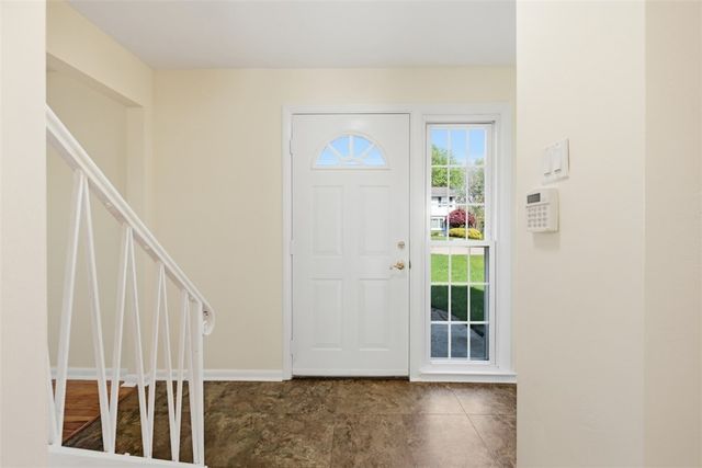 123 Point Vue Dr, Ross Twp, PA 15237