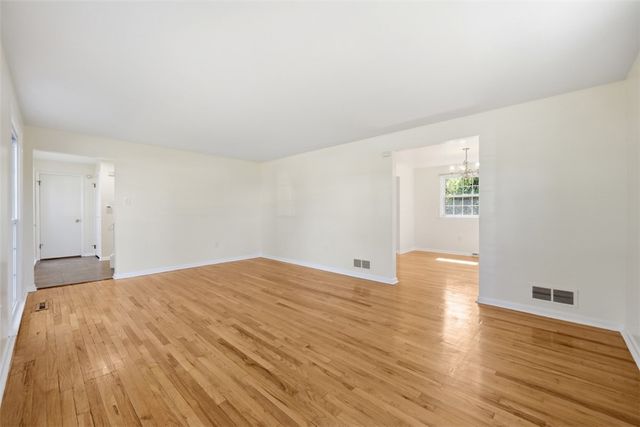 123 Point Vue Dr, Ross Twp, PA 15237