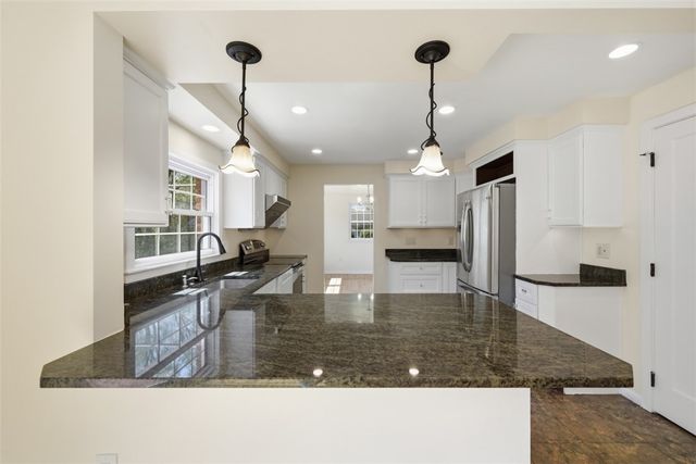 123 Point Vue Dr, Ross Twp, PA 15237