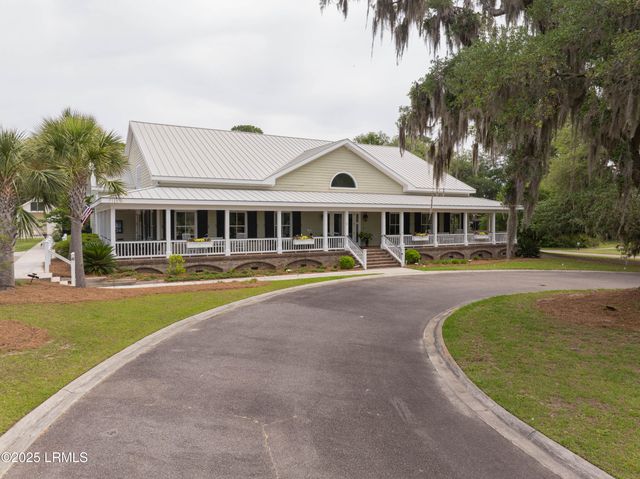 2 Lake Point Drive, Lady's Island, SC 29907