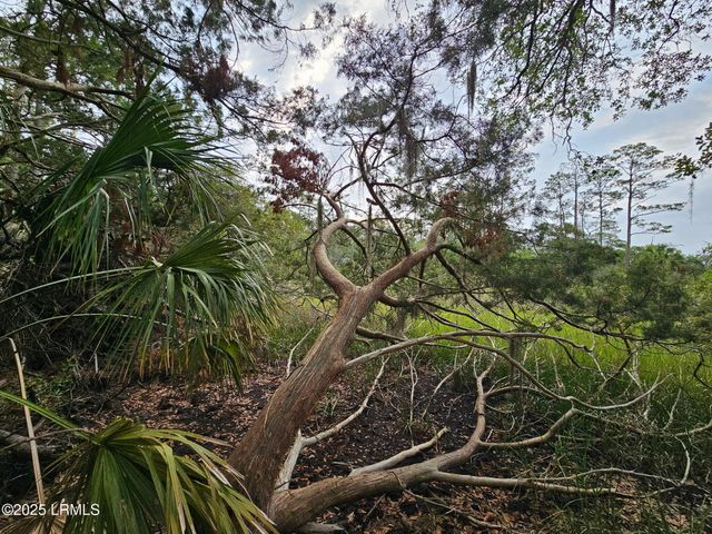 2 Lake Point Drive, Lady's Island, SC 29907