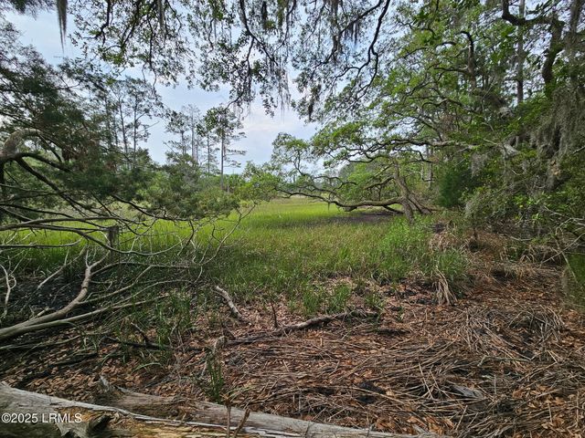 2 Lake Point Drive, Lady's Island, SC 29907