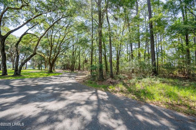 2 Lake Point Drive, Lady's Island, SC 29907