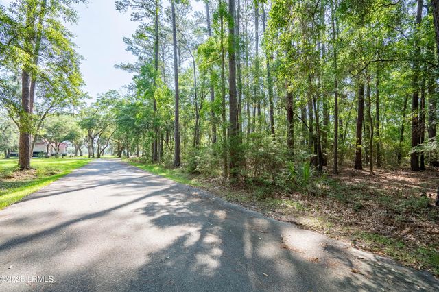 2 Lake Point Drive, Lady's Island, SC 29907