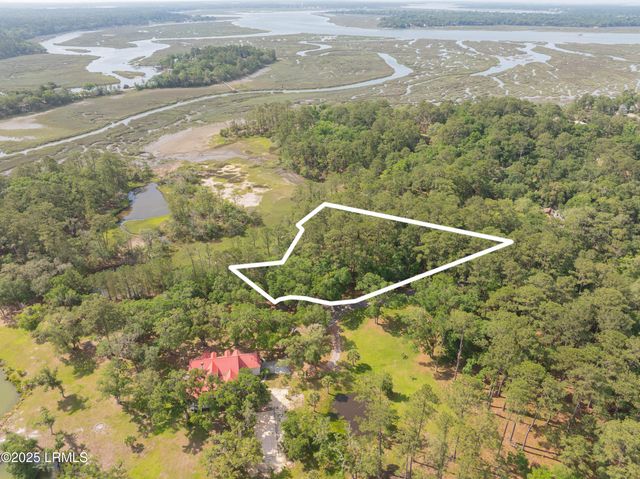 2 Lake Point Drive, Lady's Island, SC 29907