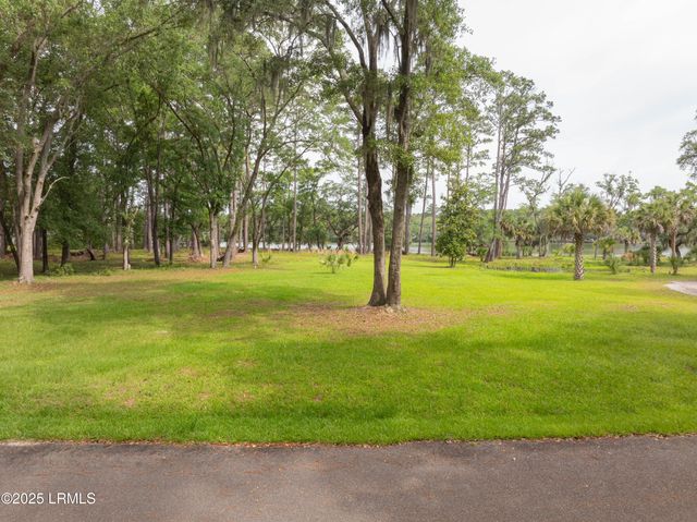 2 Lake Point Drive, Lady's Island, SC 29907