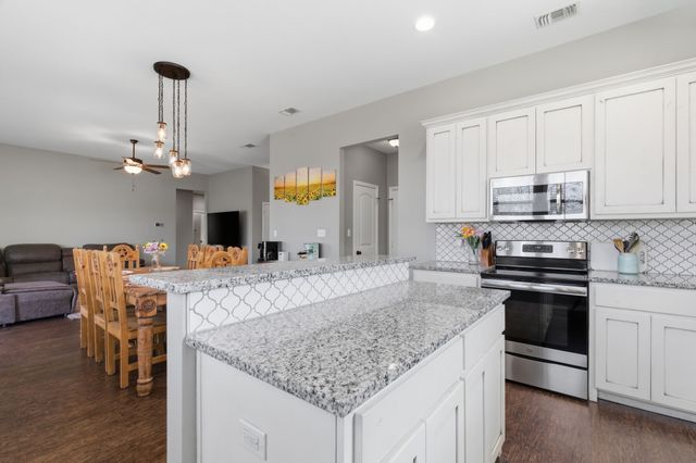 711 Hadley Lane, Valley View, TX 76272