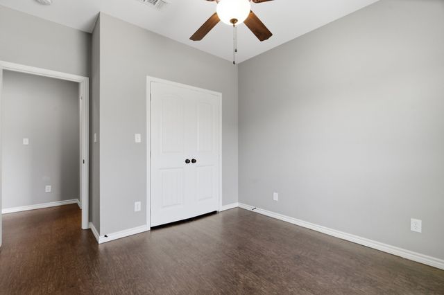 711 Hadley Lane, Valley View, TX 76272