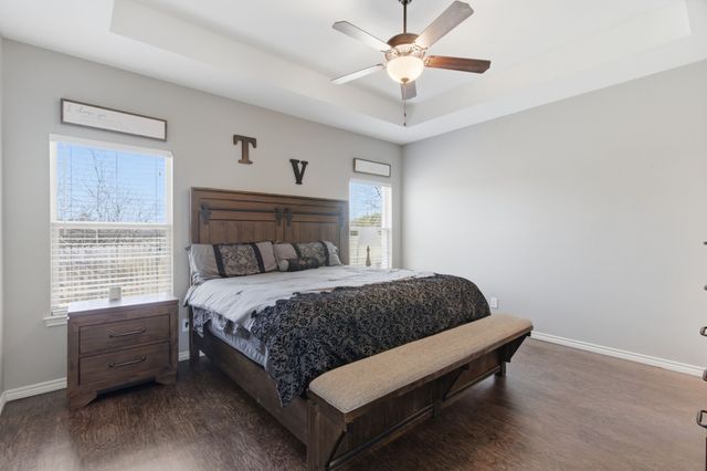 711 Hadley Lane, Valley View, TX 76272