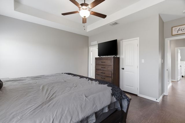 711 Hadley Lane, Valley View, TX 76272