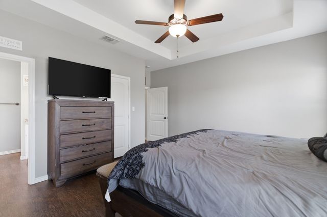 711 Hadley Lane, Valley View, TX 76272