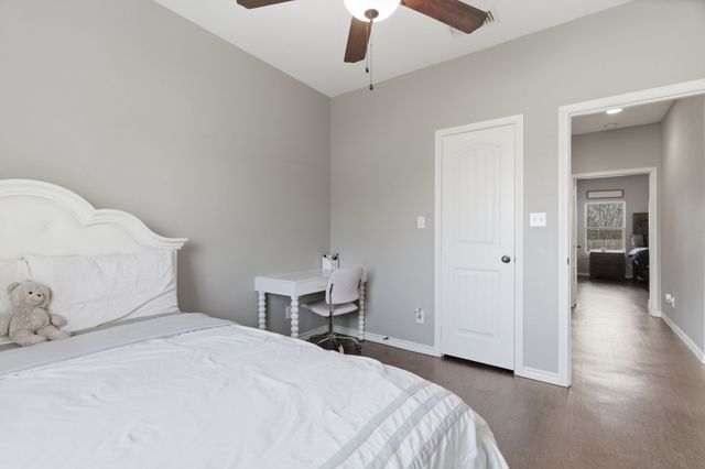711 Hadley Lane, Valley View, TX 76272