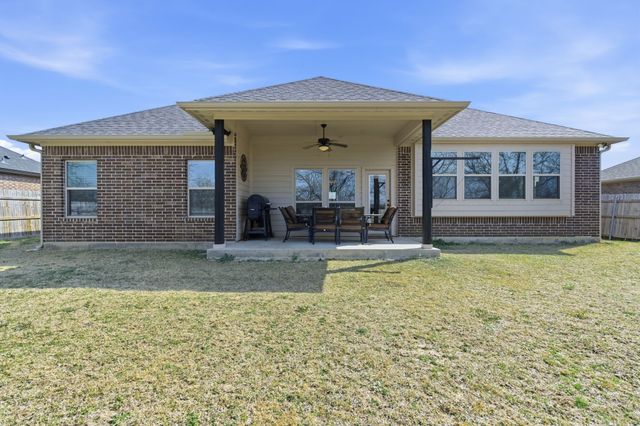 711 Hadley Lane, Valley View, TX 76272