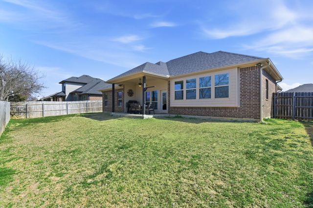 711 Hadley Lane, Valley View, TX 76272