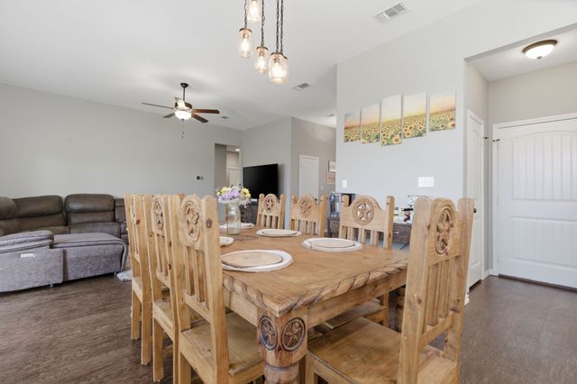 711 Hadley Lane, Valley View, TX 76272