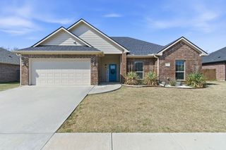 711 Hadley Lane, Valley View, TX 76272