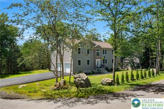 1204 Chandus Way, Coolbaugh Twp, PA 18466