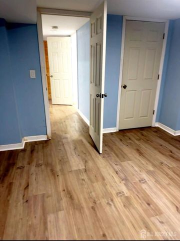 10 E William Street E, Fords, NJ 08863