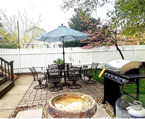 10 E William Street E, Fords, NJ 08863