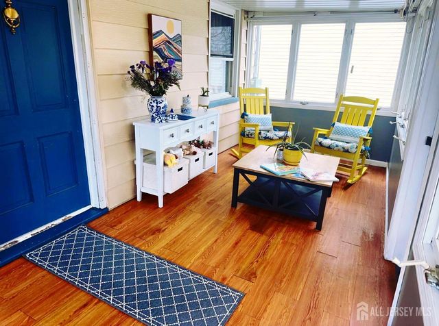 10 E William Street E, Fords, NJ 08863