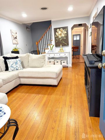 10 E William Street E, Fords, NJ 08863