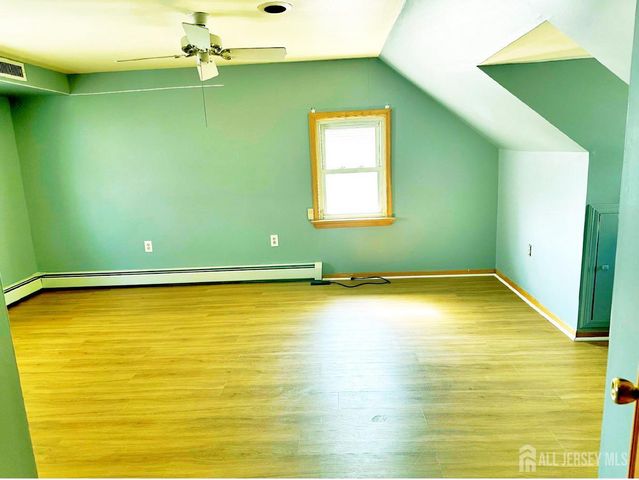 10 E William Street E, Fords, NJ 08863