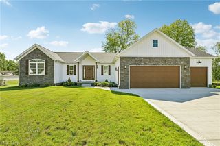 533 E Lakewood Drive, Canal Fulton, OH 44614