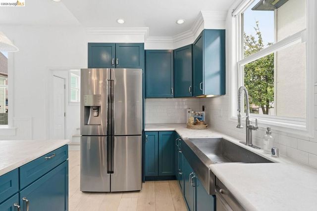 3029 Linden ST, Oakland, CA 94608