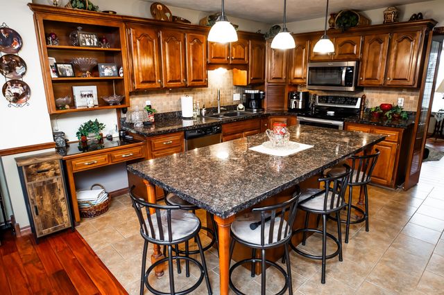 841 E Hubble Drive, Marshfield, MO 65706