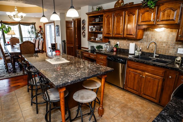 841 E Hubble Drive, Marshfield, MO 65706