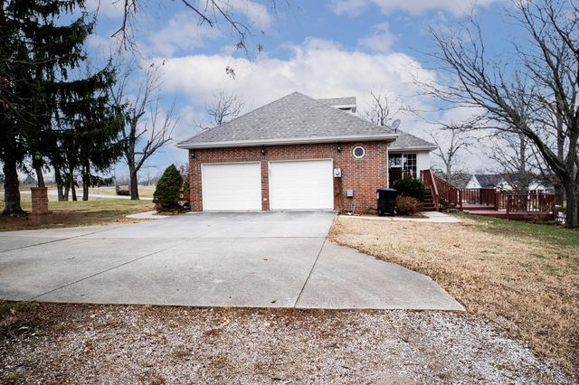 841 E Hubble Drive, Marshfield, MO 65706