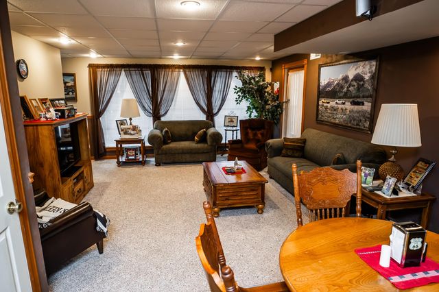 841 E Hubble Drive, Marshfield, MO 65706